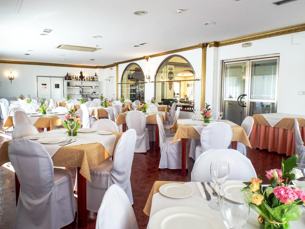 Hotel Poniente Мораледа-де-Сафайона Экстерьер фото